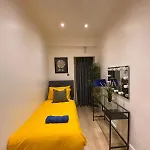 New Elegant 2 Bed Flat In Chiswick