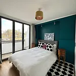 Stylish Hyde Park Rooftop 2 Bedroom