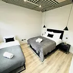 London 99 Apartment, Top Trendy Location