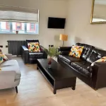 Spacious 3 Bed Kings Road Sw6