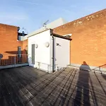 2 Bd Soho Luxury Living-High Ceilings Huge Terrace