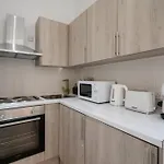 Central & Charming Studio London - 2