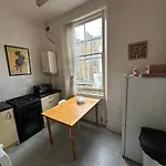 Large Studio - Sleeps 4 -10 Min Walk To Paddington