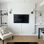Modern One Bedroom Apartment, Sloane Square