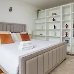 Beautiful Central Mayfair Penthouse