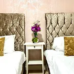 2 Bedroom Apartment Facing Garden By Ali