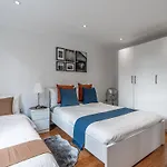 1 Bedroom Comfortable Flat In Kensington