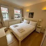 Bright 2 Bedroom Flat In Central London