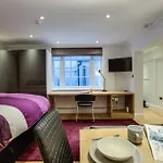 Eson2 / The York Street Nest