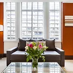 Club Living - Barbican Apartments