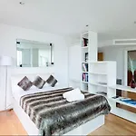 London Eye View Apartment