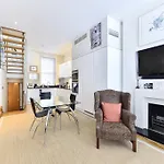 Joivy Elegant 3 Bed Apt With Rooftop Terrace In Pimlico