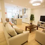 Luxury 2 Bed/Bath Apartment Next To Hyde Park