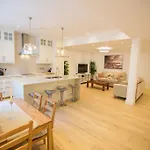 Luxury 2 Bed/Bath Apartment Next To Hyde Park