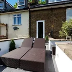 Veeve - Clapham Oasis
