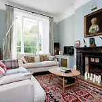 Veeve - Eton Villas