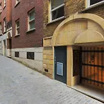 Lovat Lane