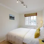 Cozy Apartment With Parking & Patio