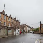 Classic Hammersmith Home By Ravenscourt Park