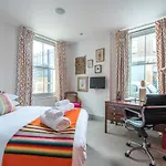 Classic Hammersmith Home By Ravenscourt Park