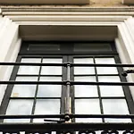 Pleasant Hackney Home By Victoria Park