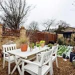 Veeve - Peaceful Clapham