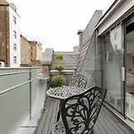 Stylish 3 Bedroom Mews South Kensington