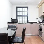Kings Cross Apartment 3/Apartment
