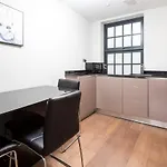 Kings Cross Apartment 3/Apartment