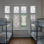Boleyn Bunkhouse And Bar
