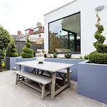 Veeve - Bespoke Wimbledon Retreat