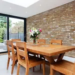 Veeve - Bespoke Wimbledon Retreat