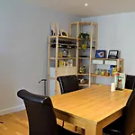 Modern 2 Bedroom Apartment Next To Olympic Park