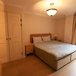 Kilburn High Road Rooms