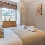 Large Family Home In Fulham