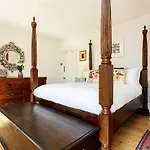 Veeve - Canonbury Townhouse