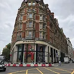 141 Knightsbridge Park Mansions