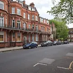Elm Park Gardens