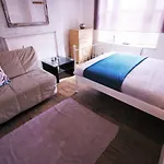 Chicksand Apartment