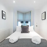 Modern Londoner - 2BR flat near Gloucester Road