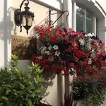 Avon Hotel