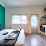 Melrose Apartment
