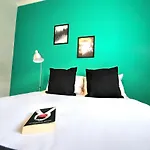 Melrose Apartment