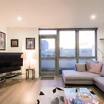 Elegant 1 Bed Flat With Balcony In Islington