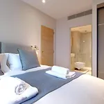 Deluxe Victoria Home Close To Buckingham Palace By Underthedoormat