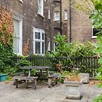 Apartment Gloucester Gardens