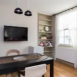 Metro Residence Victoria