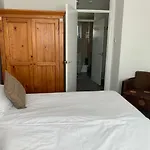 Lovely One Bedroom Apartment In Stratford