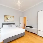Camden Apartment A/Apartment