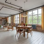 Industrial Open Plan Studio In Hackney